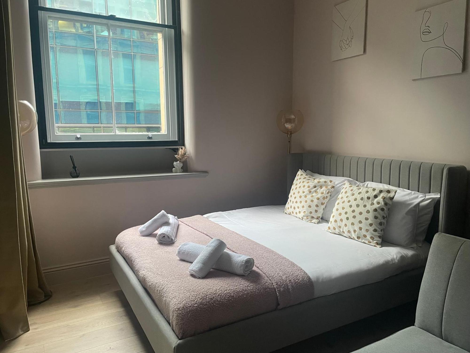 Stunning 2 Bed Apartment In Greater Manchester Bagian luar foto