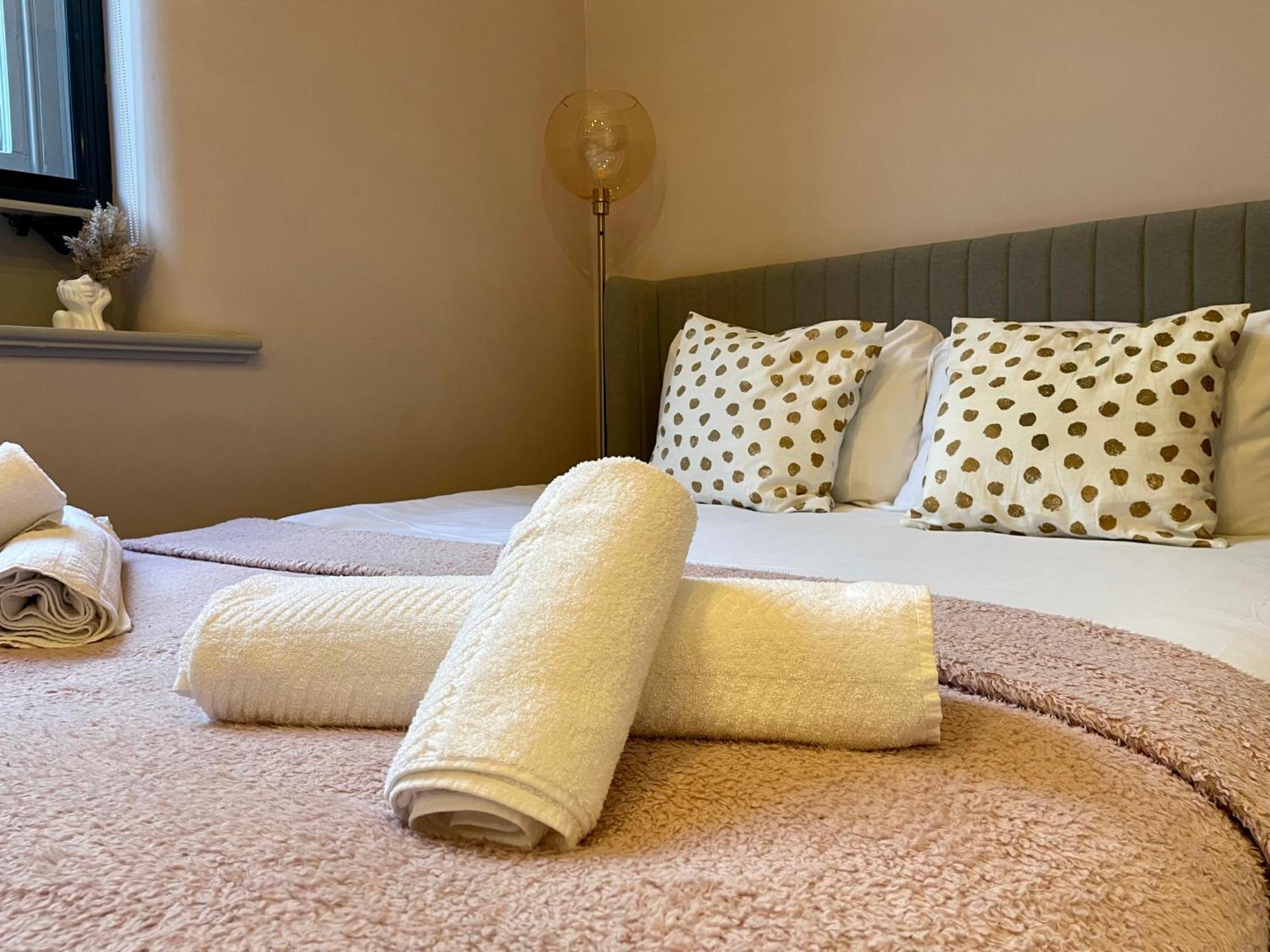 Stunning 2 Bed Apartment In Greater Manchester Bagian luar foto